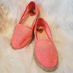 NWOT Cute Neon Pink Rocket Dog Shoes